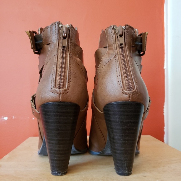 Tan Heeled Boots - Size 6 - Picture 3 of 4